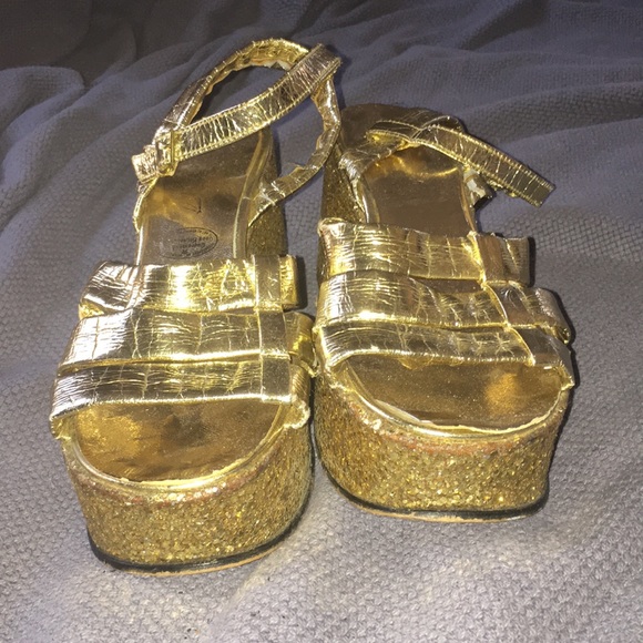 SOLD 1970s Groovy Authentic Disco Platforms GOLD - Picture 2 of 4